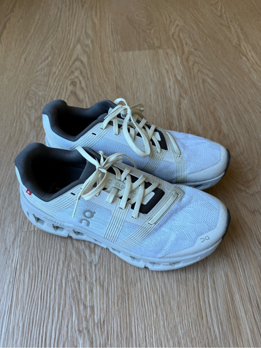 On Cloud 5 Women’s Running Shoes White Ivory Size 9